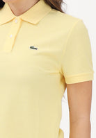 LACOSTE Polo a manica corta gialla da donna PF7839 107 LACOSTE 