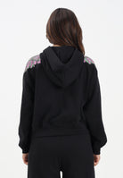 MARCELO BURLON COUNTY OF MILAN Felpa con cappuccio nera da donna rifinita da stampa ali 25ICM30000 NEPI MARCELO BURLON COUNTY OF MILAN 