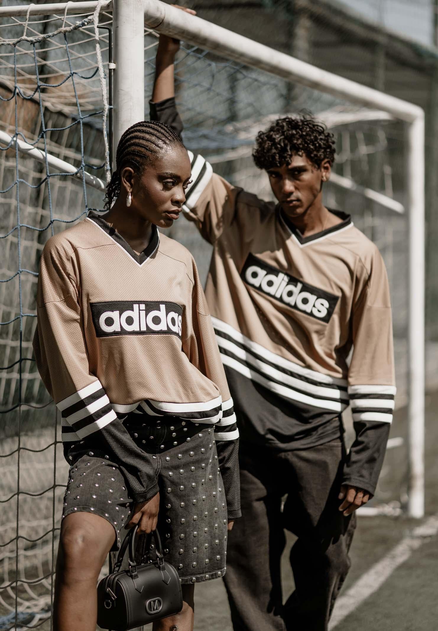 ADIDAS ORIGINALS T-shirt a manica lunga 90s Adidas Hockey Jersey Vintage beige e nera da uomo JY0251 . ADIDAS ORIGINALS 