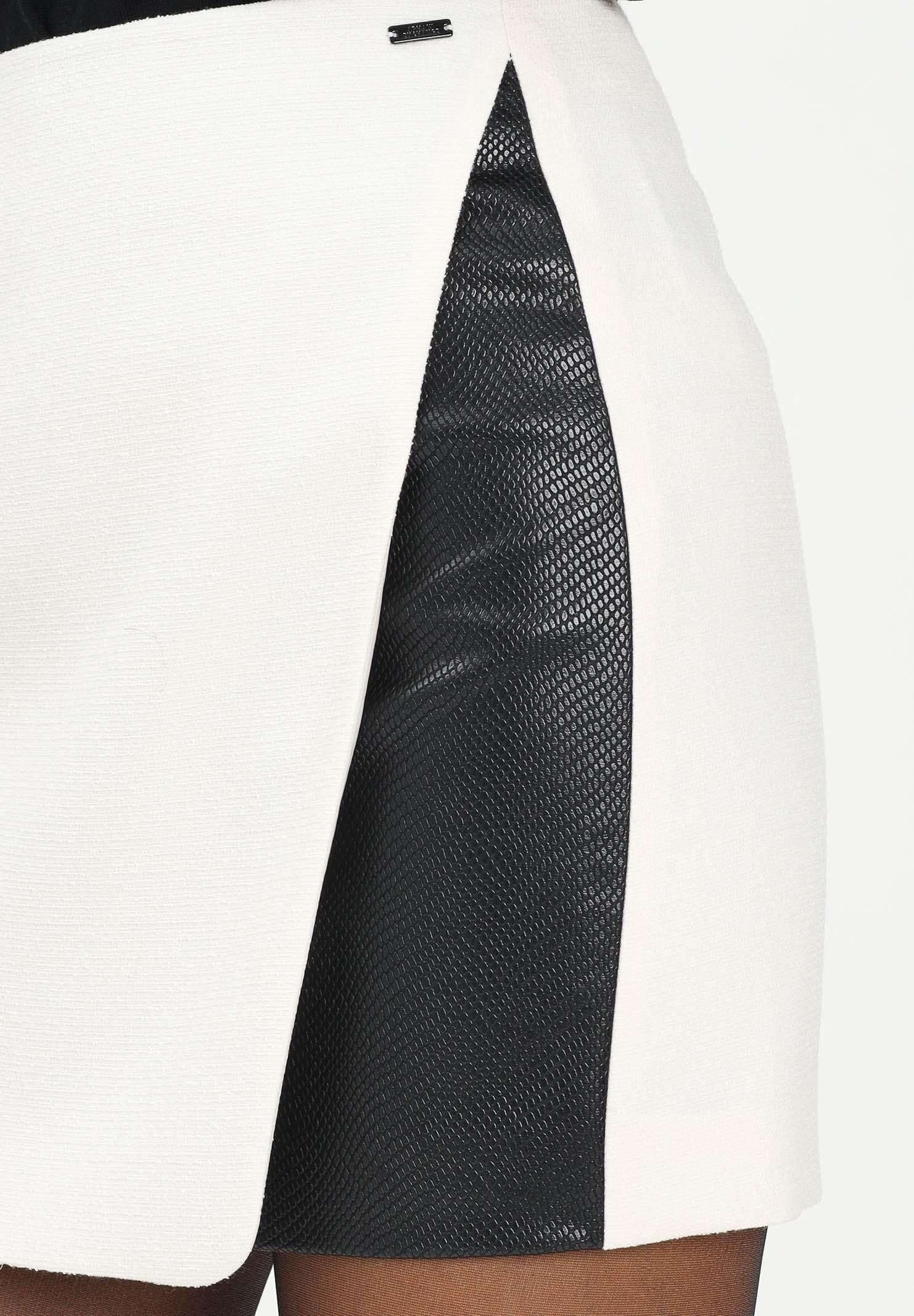 ARMANI EXCHANGE Gonna corta panna da donna con inserto in ecopelle nera XW001030AF16209 M0001 ARMANI EXCHANGE 