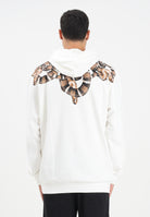MARCELO BURLON COUNTY OF MILAN Felpa con cappuccio bianca da uomo caratterizzata da stampa di serpente F5CAMAHS066 013 MARCELO BURLON COUNTY OF MILAN 