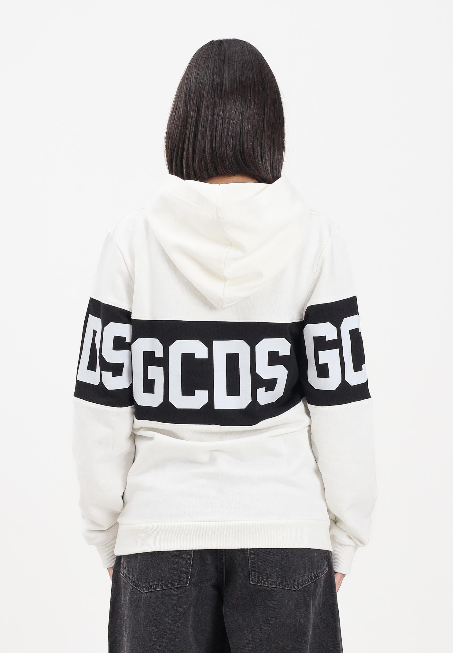 GCDS Felpa con cappuccio bianca per donna, ragazze e bambini rifinita da stampa logo B2JU1926BA2 15 GCDS 