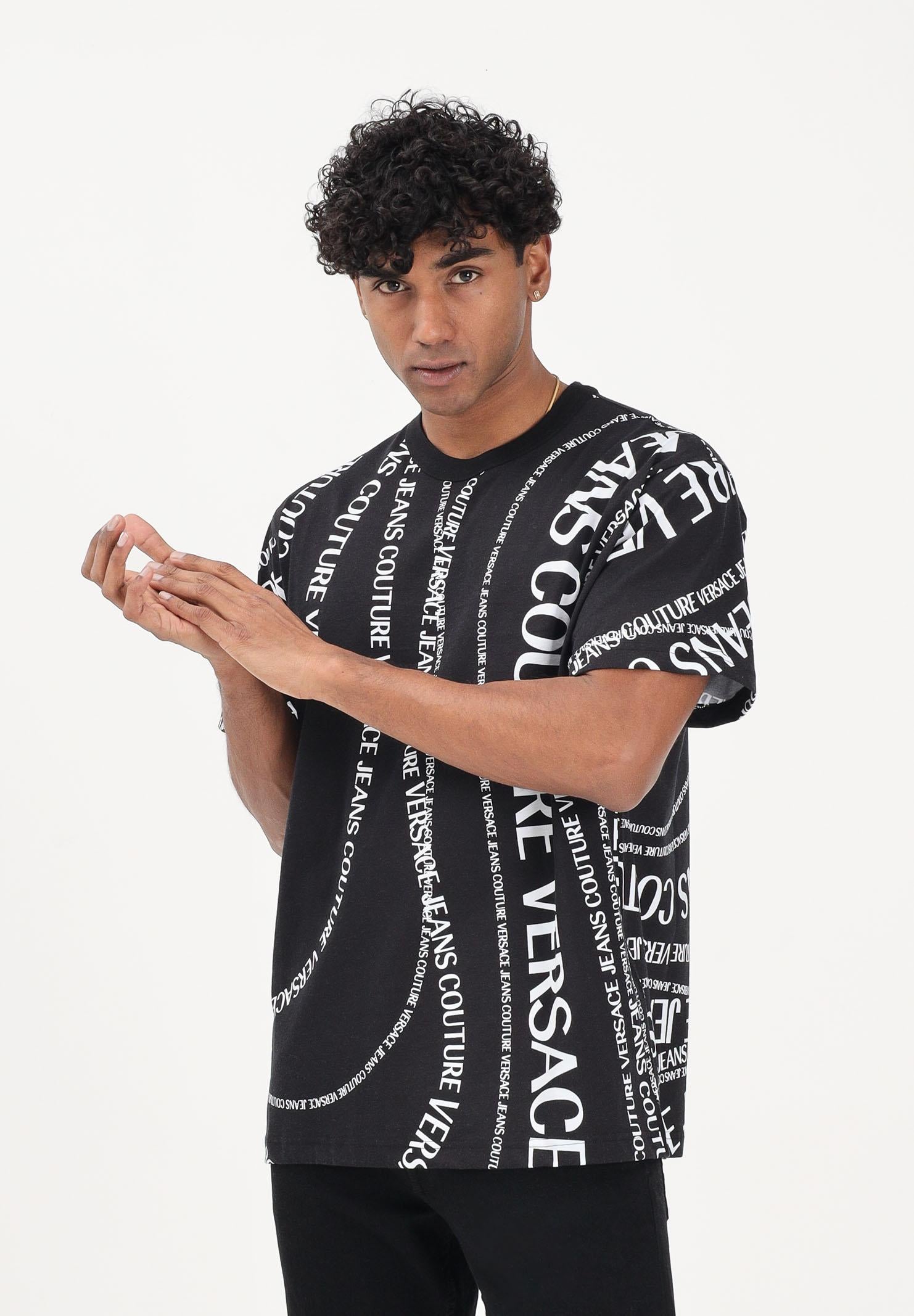 VERSACE JEANS COUTURE T-shirt a manica corta nera da uomo con stampa Logomania 80GAH6R0JS555 L01 VERSACE JEANS COUTURE 
