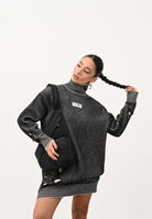 MAISON MARGIELA Abito corto nero per donna e bambina con sottili righe e patch logo M60847MM06K M6C39 MAISON MARGIELA 