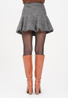 PINKO Gonna corta da donna realizzata in tweed stretch effetto spigato nei toni del marrone 105569A2QX ZM7 PINKO 