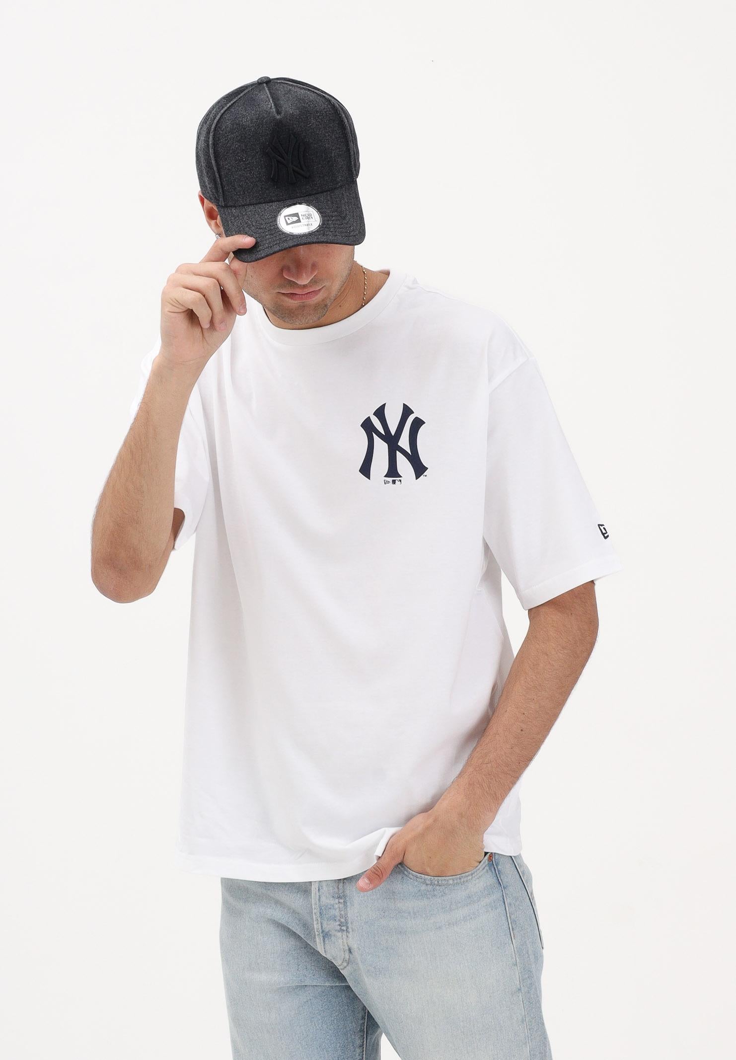 NEW ERA T-shirt a manica corta Oversized New York Yankees MLB Cap Graphic bianca per uomo e donna 60856148 . NEW ERA 