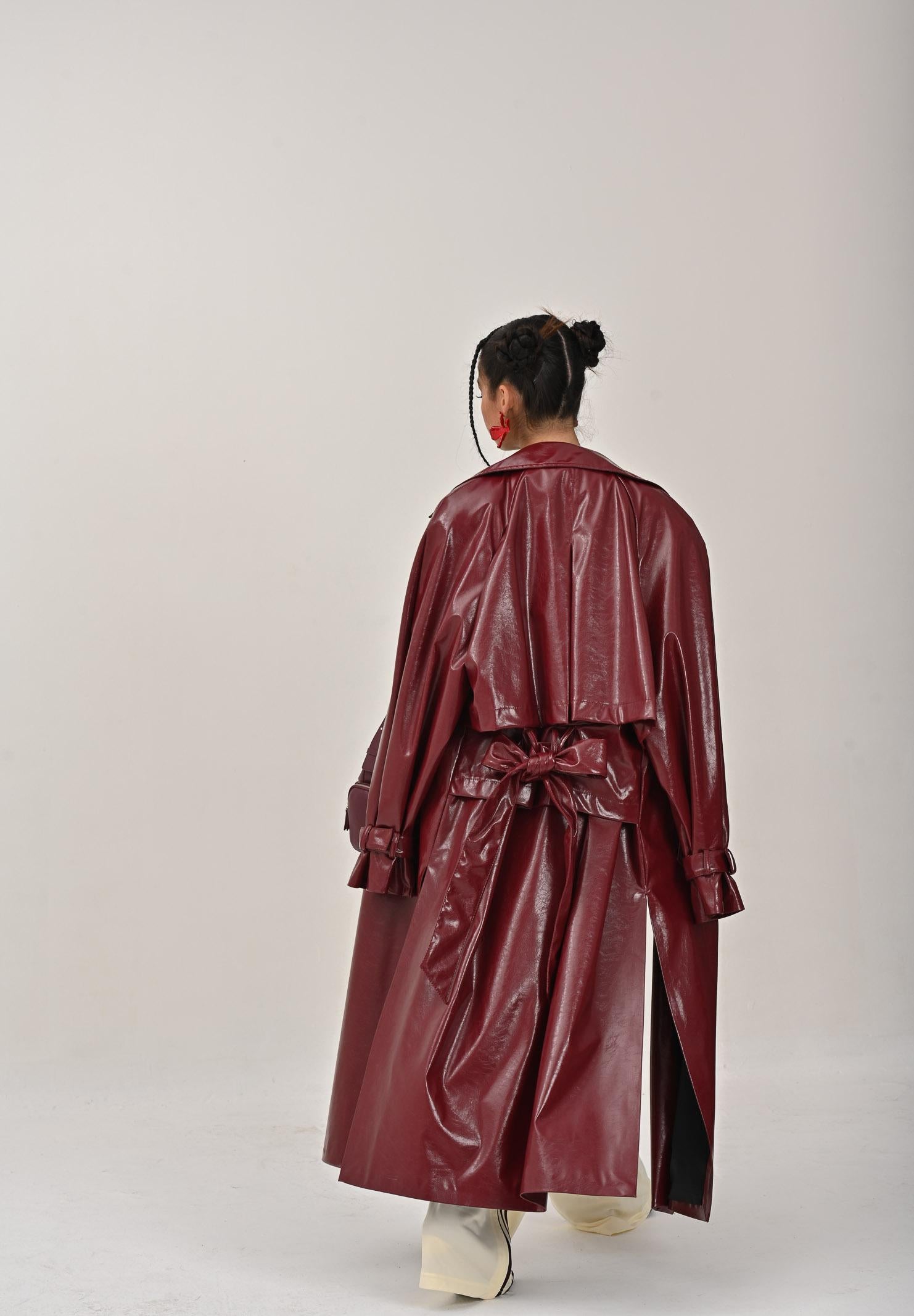 SIMONA CORSELLINI Trench effetto vinile in color bordeaux lucido da donna A25CPTH00101-C00026 V0752 SIMONA CORSELLINI 