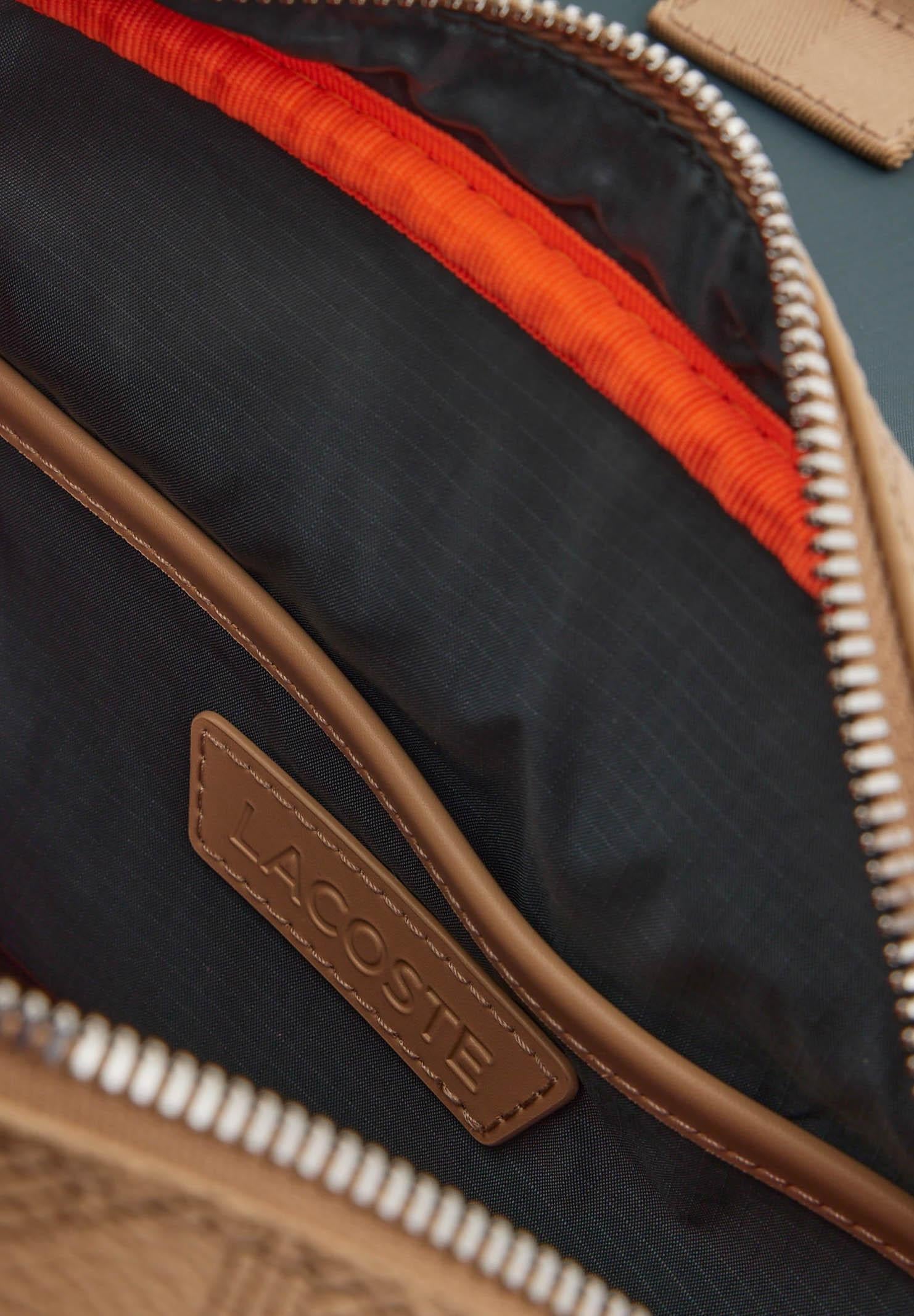 LACOSTE Borsa a tracolla beige per uomo e donna con monogramma The Blend NH3787 R59 LACOSTE 