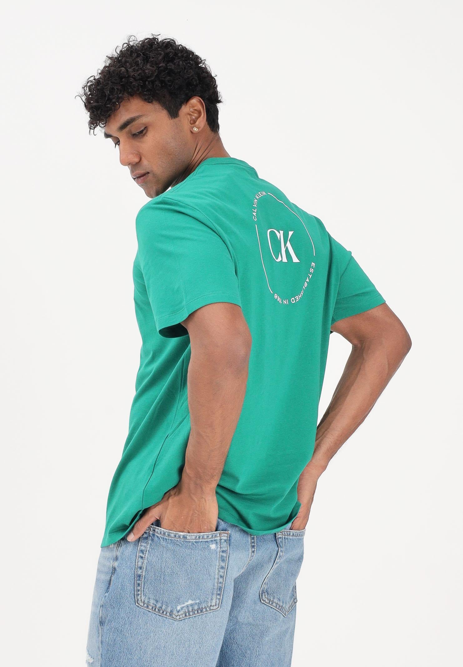 CALVIN KLEIN JEANS T-shirt a manica corta verde da uomo con stampa sul retro LV04RF801G L4G CALVIN KLEIN JEANS 