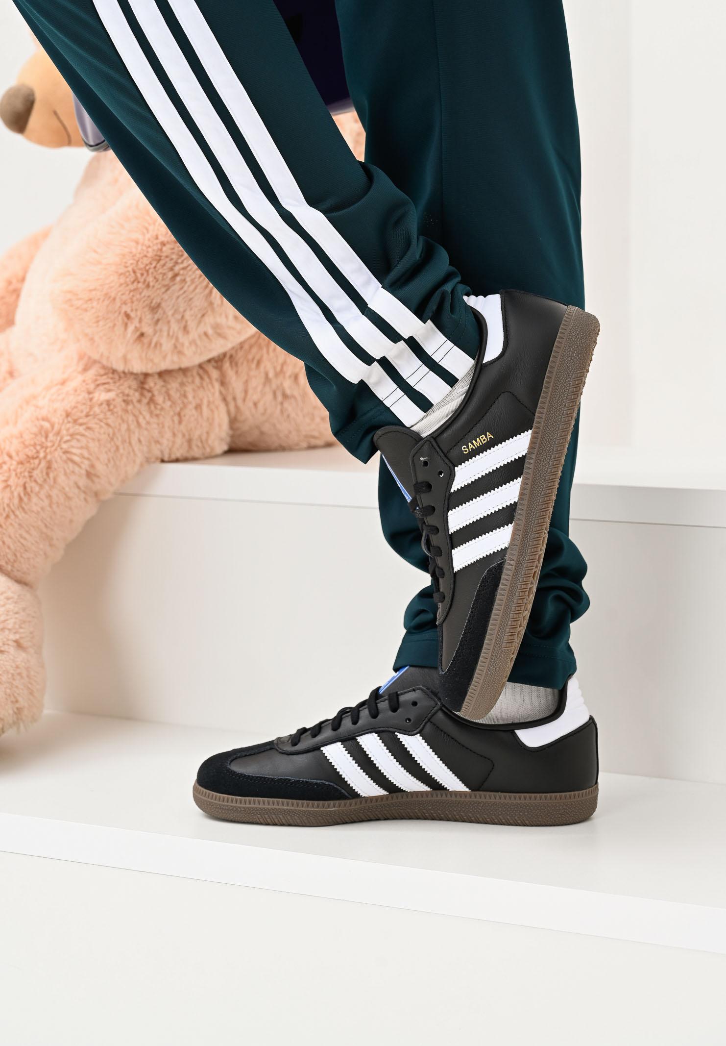 ADIDAS ORIGINALS Sneakers Samba OG nere per uomo e donna IE3676 . ADIDAS ORIGINALS 