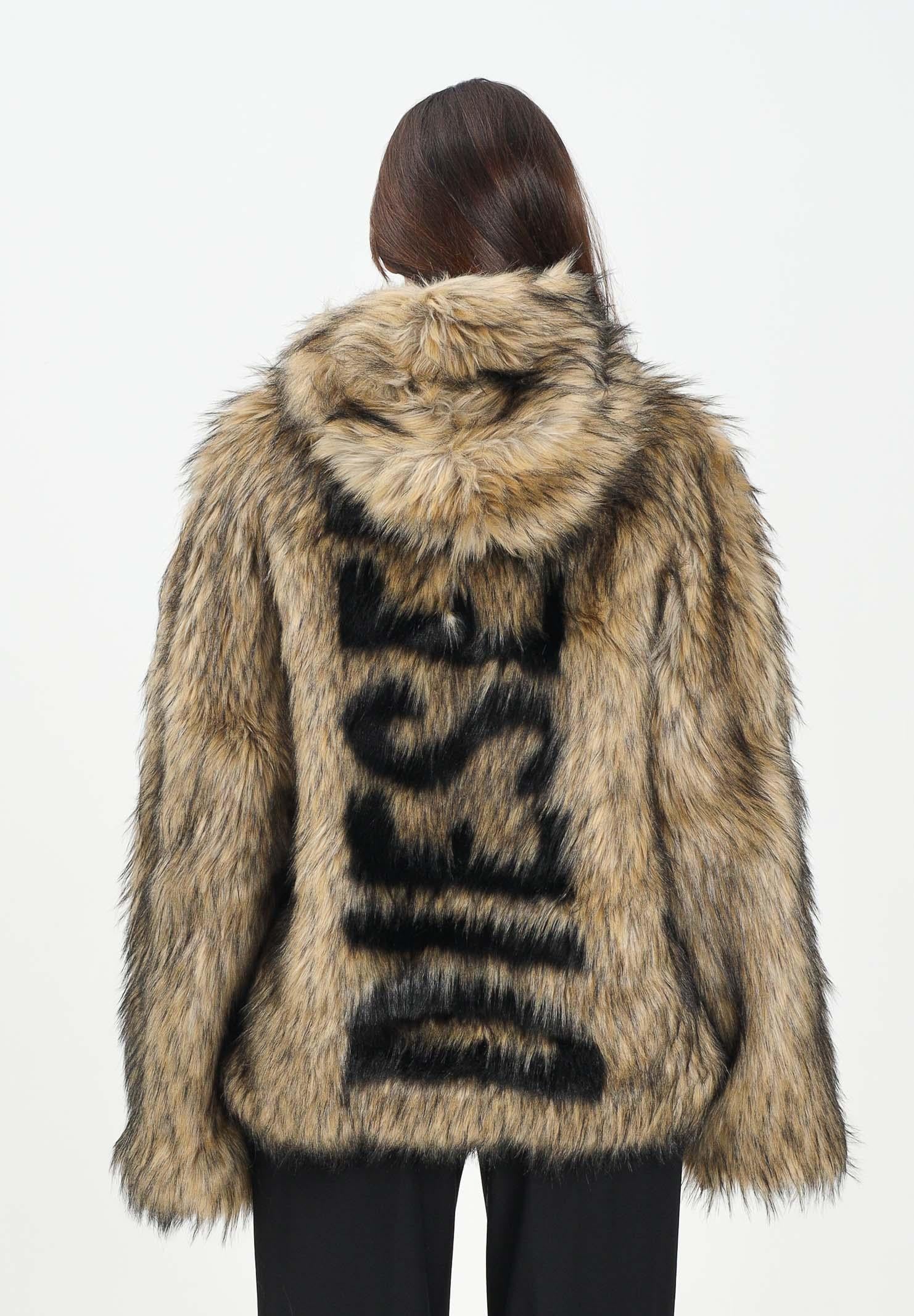 DIESEL Pelliccia sintetica beige per donna e ragazze dove il maxi logo Diesel J02406KXBQ9 K709 DIESEL 