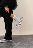 CONVERSE Sneakers Chuck Taylor All Star Lift Platform Disco Glitter argento da donna A17656C . CONVERSE 