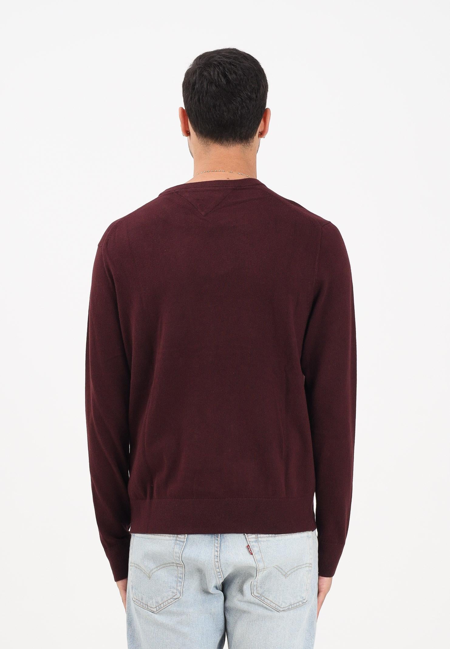 TOMMY HILFIGHER Maglioncino girocollo bordeaux da uomo con ricamo bandierina Tommy Hilfigher MW0MW28046XIH . TOMMY HILFIGER 