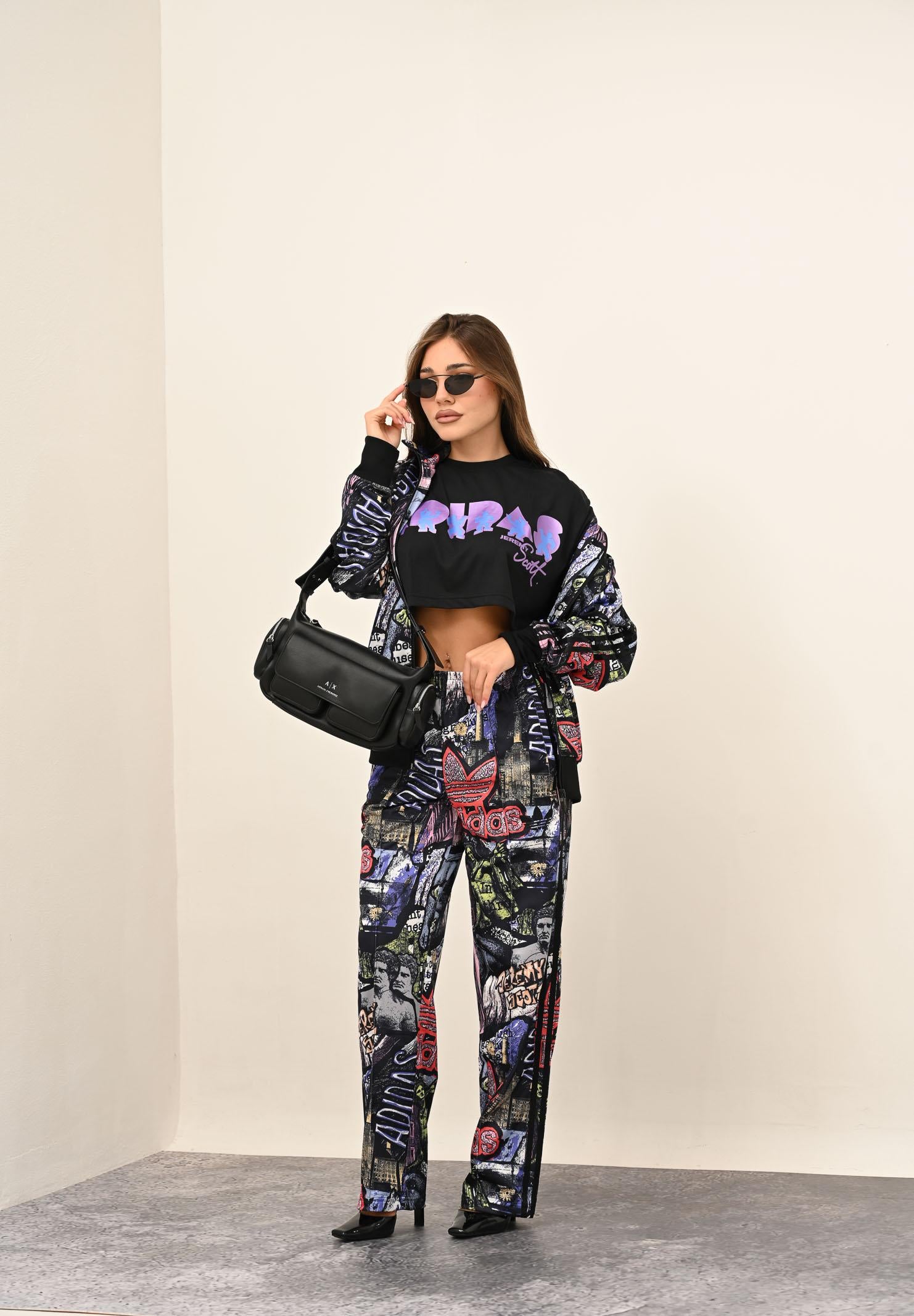 ADIDAS ORIGINALS T-shirt a manica corta adidas x Jeremy Scott nera da donna JL7613 . ADIDAS ORIGINALS 