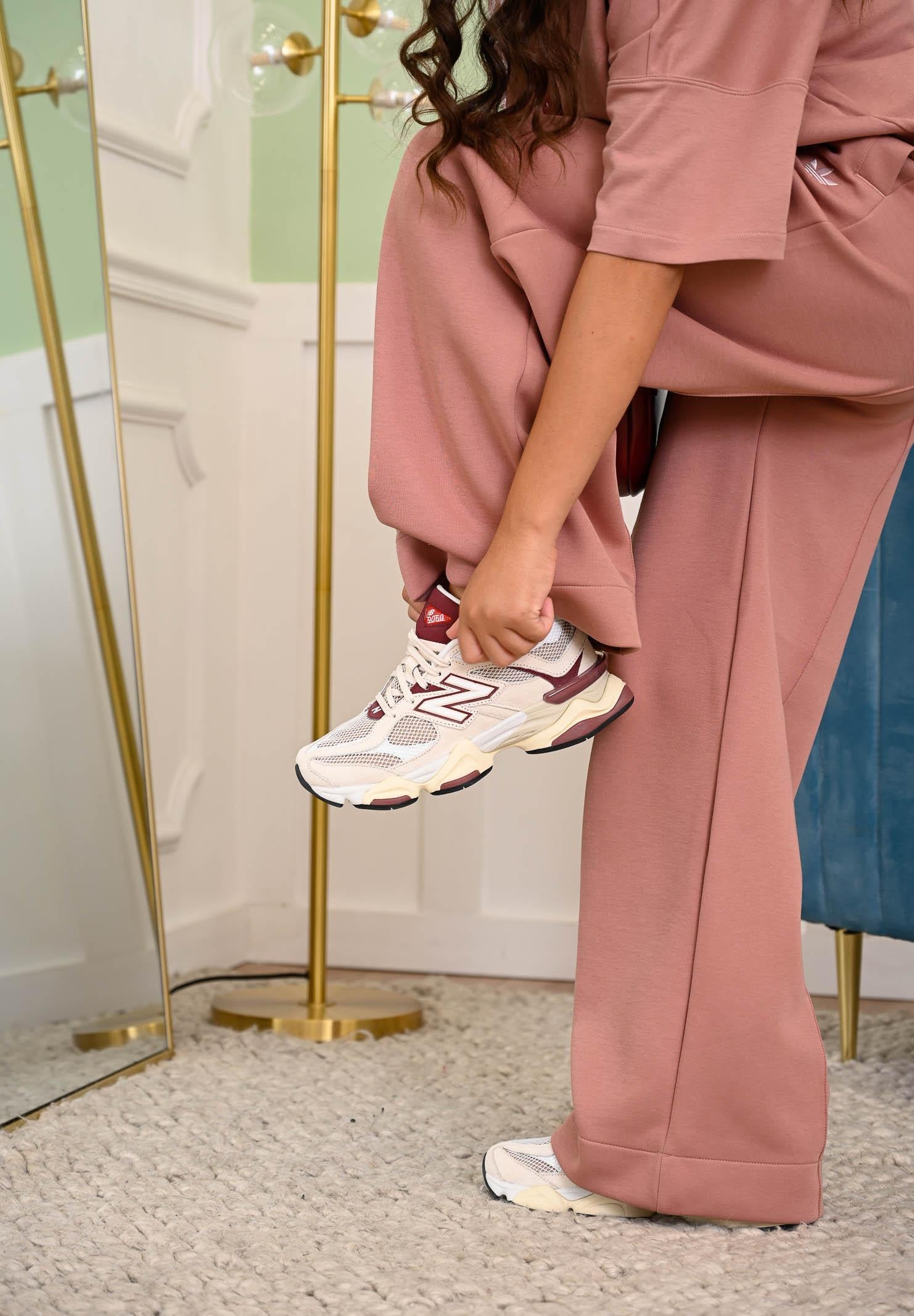 NEW BALANCE Sneakers 9060 panna e bordeaux per uomo e donna U9060PSD . NEW BALANCE 