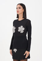 TPN Top a manica lunga Arlee nero da donna con applicazioni fiori ARLEE232W5 D6 TPN 