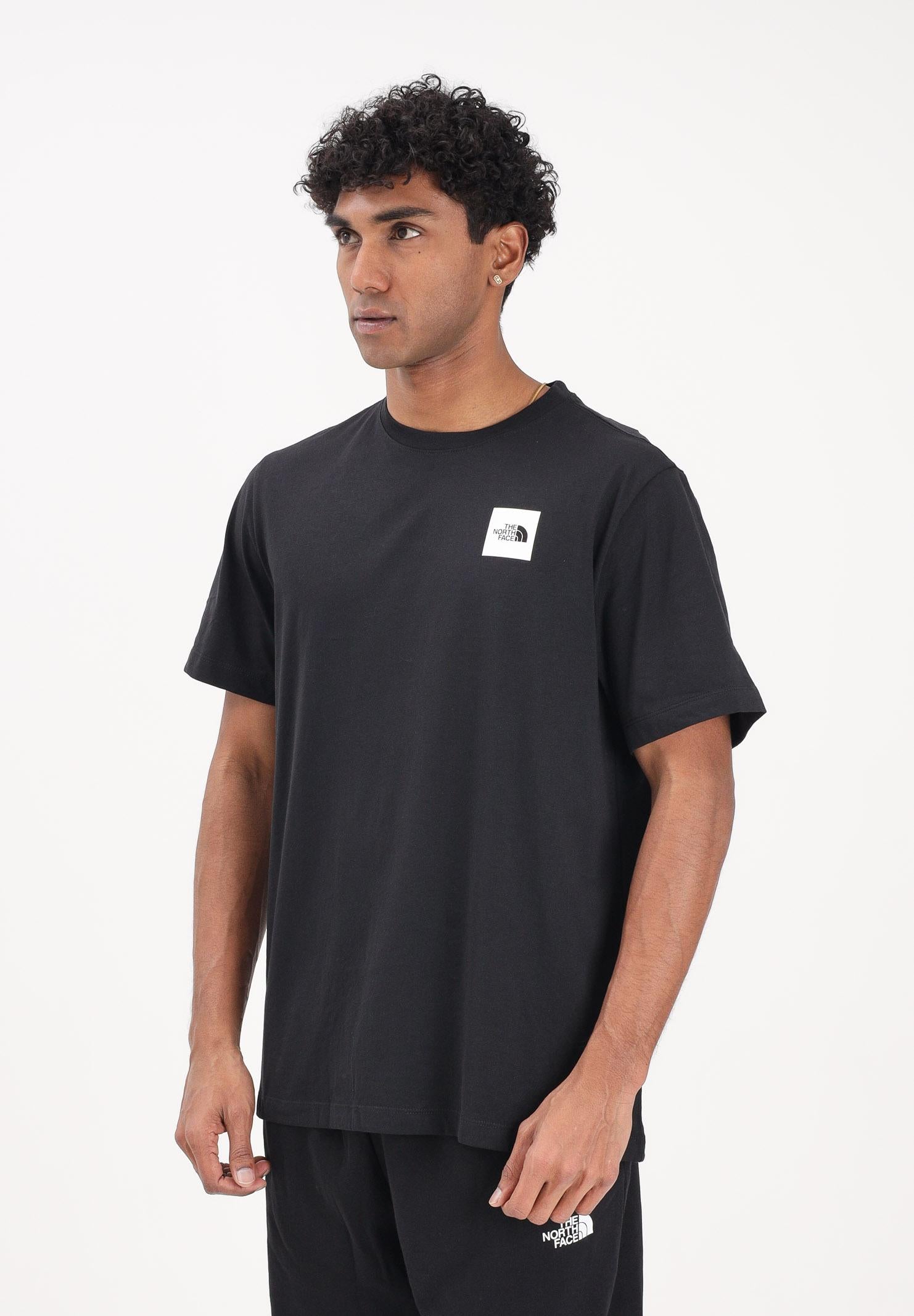 THE NORTH FACE T-shirt a manica corta Evolution Box Half Dome Regular nera da uomo NF0A8G9CJK31 . THE NORTH FACE 