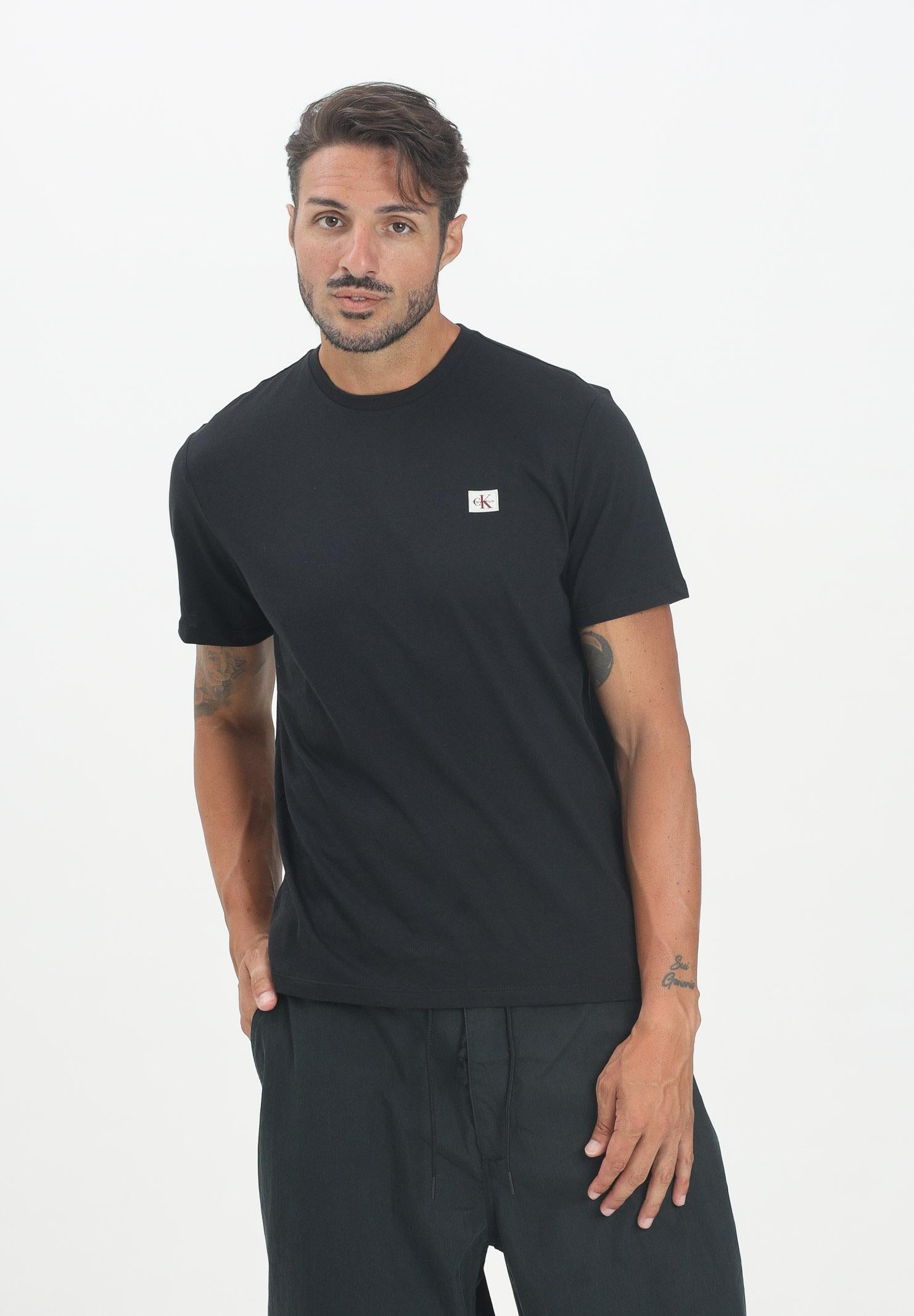 CALVIN KLEIN JEANS T-shirt a manica corta nera da uomo con stemma logo LV04RC272GUB1 . CALVIN KLEIN JEANS 
