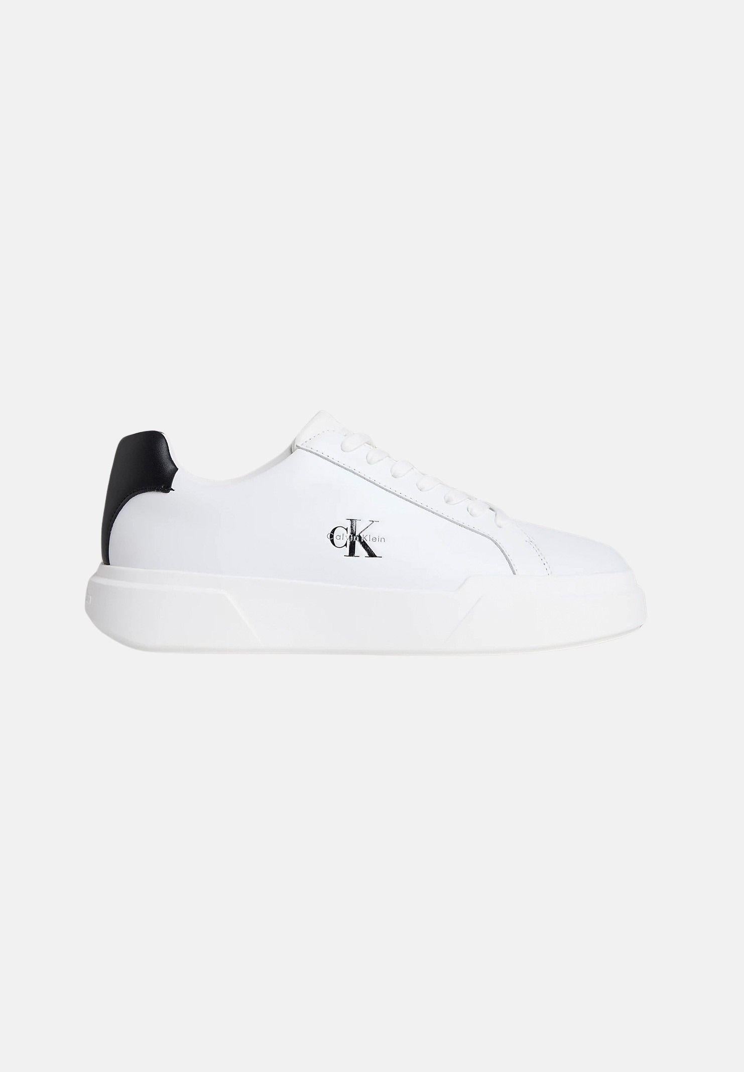CALVIN KLEIN JEANS Sneakers in pelle con logo, colore brand White/Black/White corrispondente al bianco e nero, da uomo. YM0YM01344 06X CALVIN KLEIN JEANS 