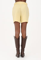 ONLY Shorts giallo da donna 15370279 SU ONLY 