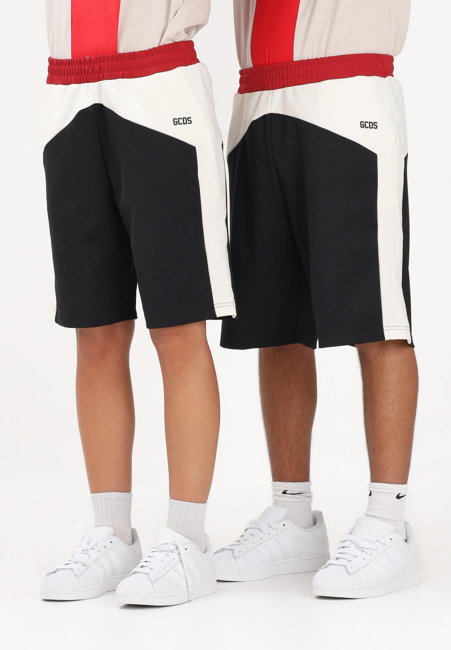 GCDS Shorts sportivo nero per uomo e donna dal design color block C1MEQL215C008 999A GCDS 