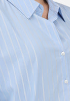 JDY Camicia a manica lunga azzurra da donna con sottili righe verticali 15359455 CHBL JDY 