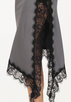 VICOLO Gonna midi grigia da donna con profilo in pizzo nero TF0995 NE VICOLO 