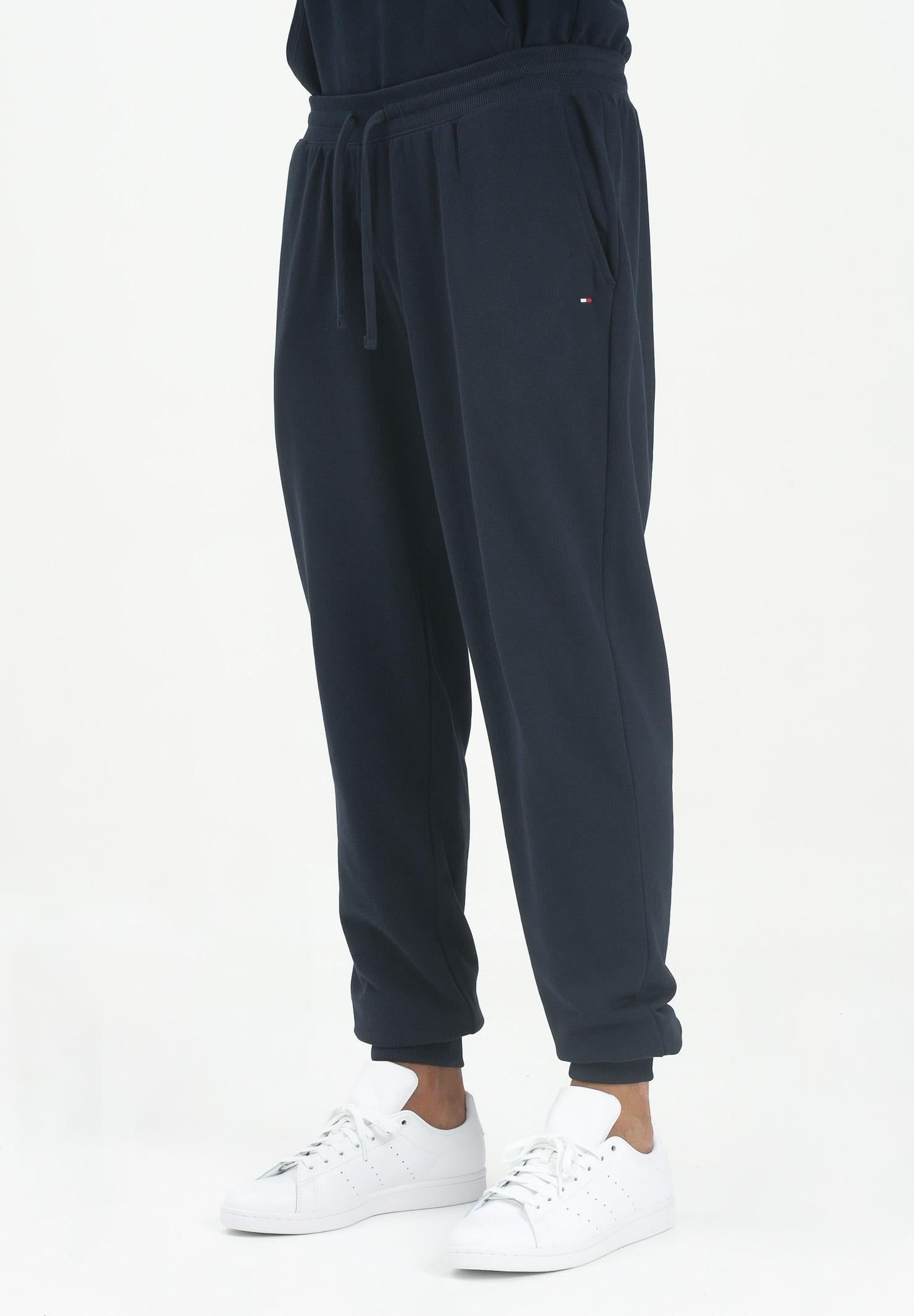 TOMMY HILFIGER Pantalone sportivo blu da uomo con ricamo logo MW0MW37236DW5 . TOMMY HILFIGER 