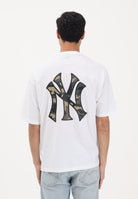 NEW ERA T-shirt a manica corta Oversized New York Yankees MLB Infill bianca per uomo e donna 60856215 . NEW ERA 
