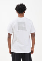 THE NORTH FACE T-shirt a manica corta NSE bianca da uomo NF0A8C4VU2H1 . THE NORTH FACE 