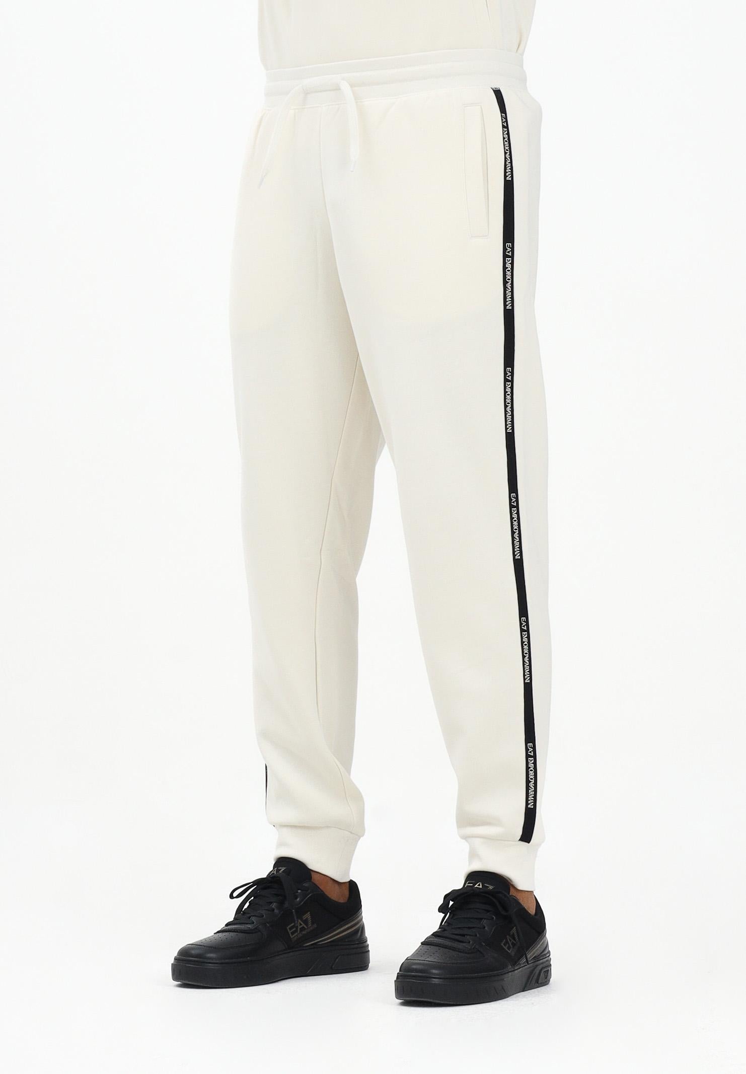 EA7 Pantalone sportivo panna da uomo con bande laterali logate 7M000974AF10377 U1105 EA7 