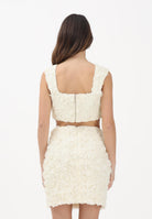 SHIT Top elegante color crema da donna realizzato in tessuto decorato con applicazioni floreali in rilievo SH26024 CR SHIT 