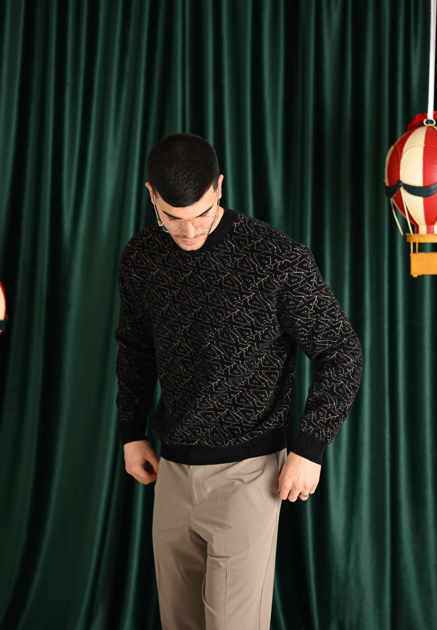 ARMANI EXCHANGE Maglioncino girocollo nero da uomo con logo all-over XM001330AF16916 FC196 ARMANI EXCHANGE 