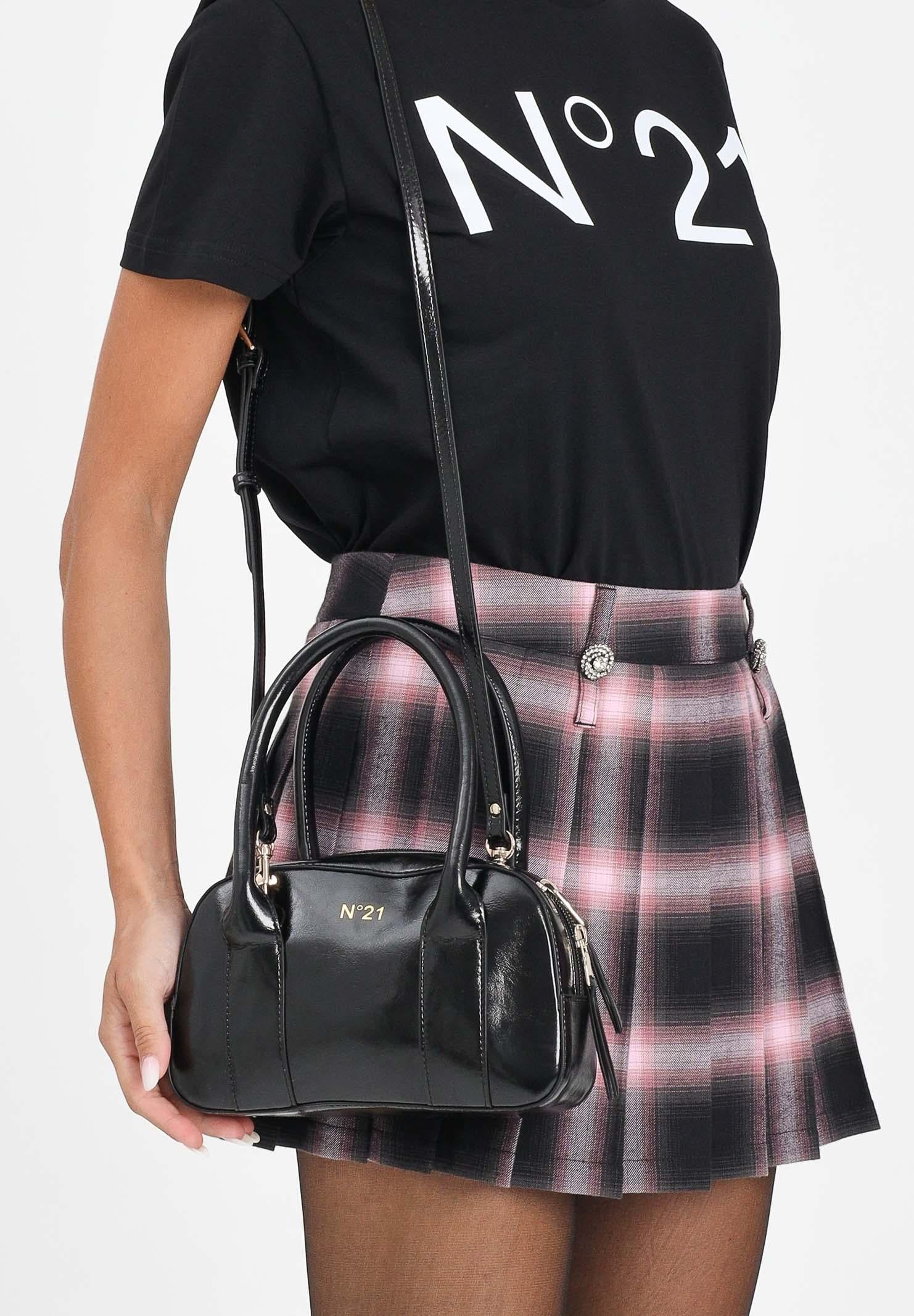 N21 Borsa a mano nera da donna realizzata in tessuto spalmato martellato con logo N°21 N21096N0246 0N900 N21 