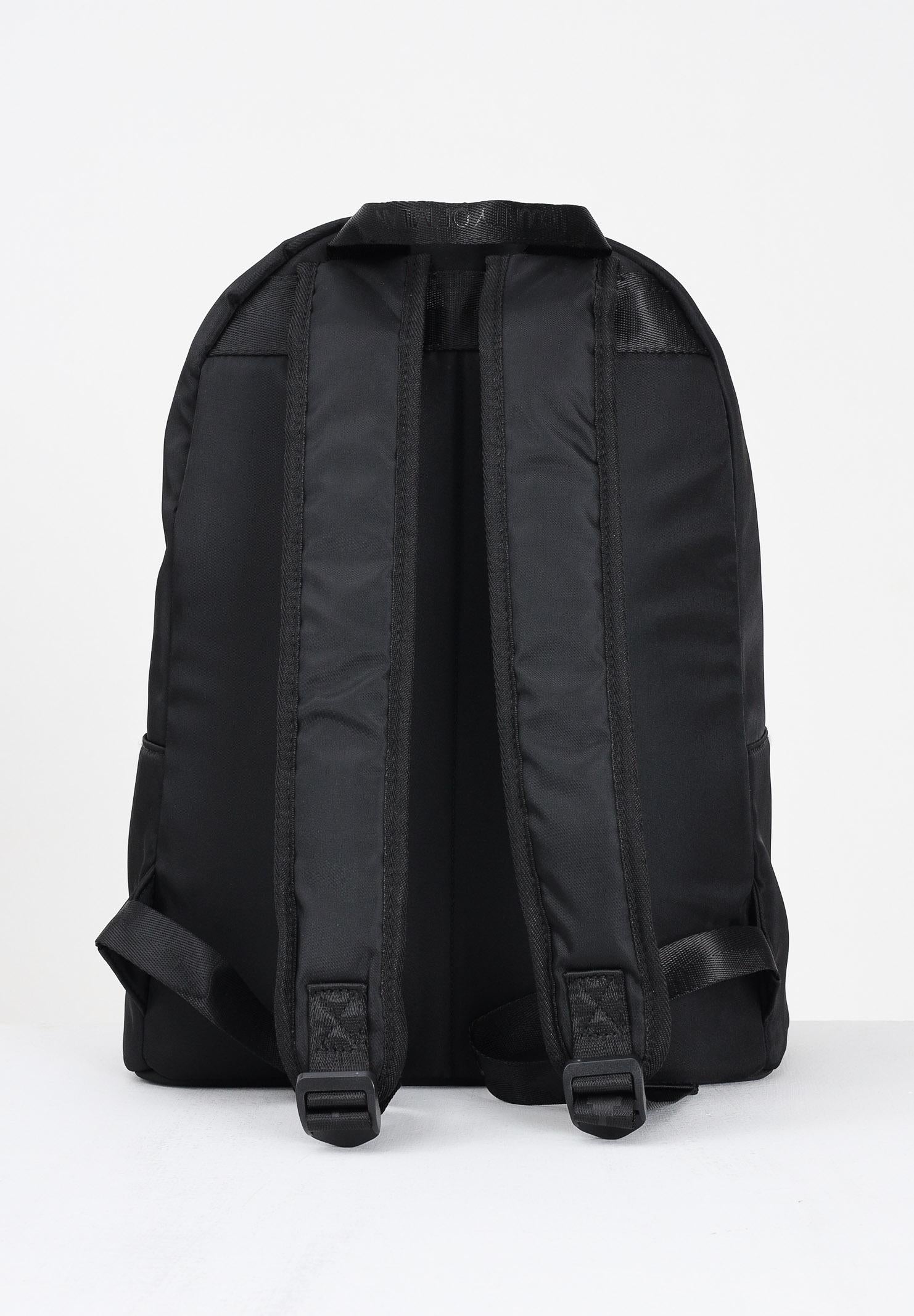 MARCELO BURLON COUNTY OF MILAN Zaino nero per uomo e donna con stampa COMAF250109 . MARCELO BURLON COUNTY OF MILAN 