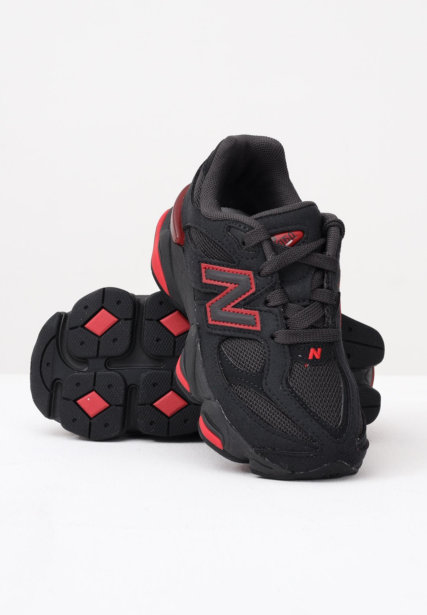 NEW BALANCE Sneakers 9060 Lace nere e rosse per bambino e bambina PC9060JR . NEW BALANCE 