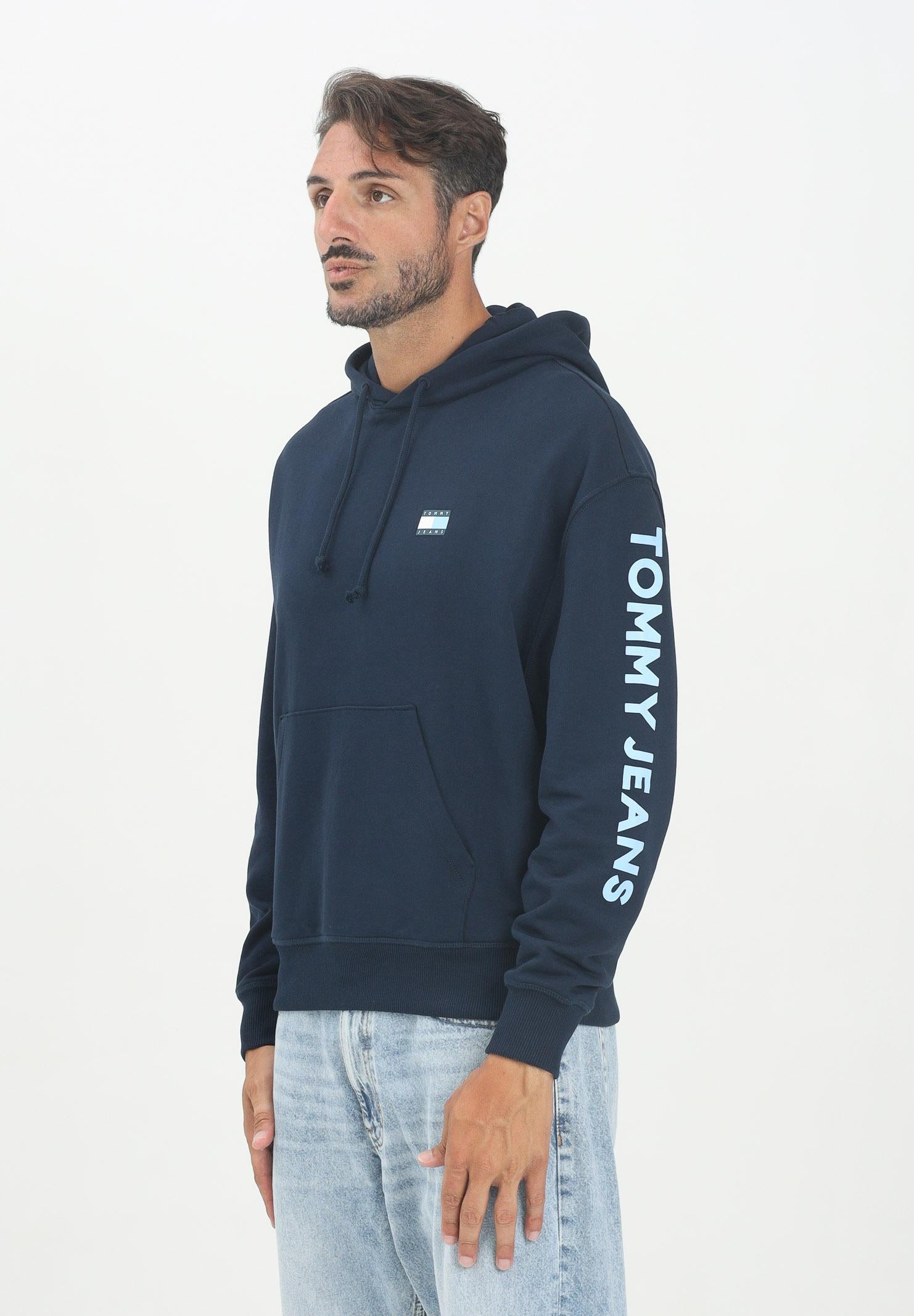TOMMY JEANS Felpa con cappuccio blu da uomo rifinita da logo DM0DM21834C1G  TOMMY JEANS 