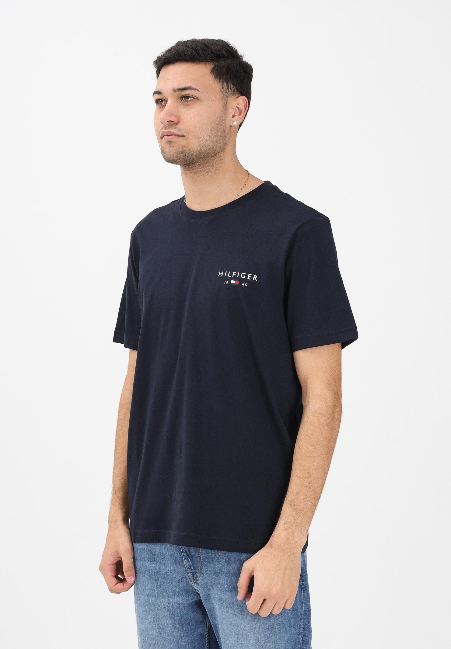 TOMMY HILFIGER T-shirt a manica corta blu da uomo con logo MW0MW41456 DW5 TOMMY HILFIGER 