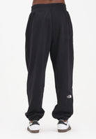 THE NORTH FACE Pantalone sportivo Essential Relaxed Straight nero da uomo NF0A8C1FJK31 . THE NORTH FACE 
