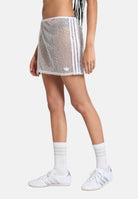 ADIDAS ORIGINALS Gonna corta  motivo traforato con paillettes bianca da donna. HZ1007 . ADIDAS ORIGINALS 