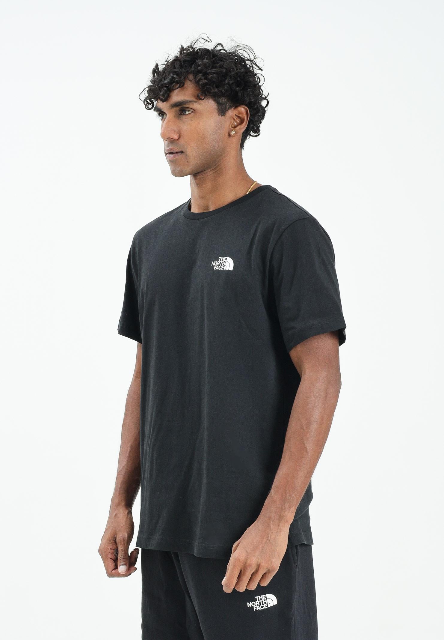 THE NORTH FACE T-shirt a manica corta Vertical Logo nera da uomo NF0A8EE7JK31 . THE NORTH FACE 