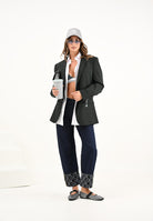 CALVIN KLEIN JEANS Jeans in denim blu da donna con risvolto logato LV047D711GZ1H . CALVIN KLEIN JEANS 