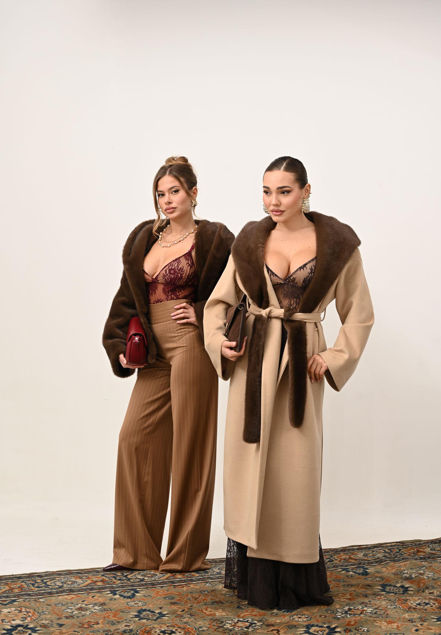 YES LONDON Cappotto beige da donna con dettagli in vera pelliccia CD1221 CA YES LONDON 