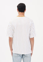 NEW ERA T-shirt a manica corta Oversized New Era Pinstripe bianca e senape per uomo e donna 60856223 . NEW ERA 