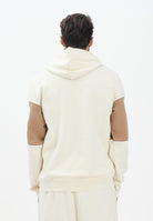 DISCLAIMER Felpa con cappuccio panna da uomo rifinita da inserto cammello con logo 25IDS55362 LACA DISCLAIMER 