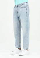 TOMMY JENAS Jeans in denim chiaro da uomo dal taglio relaxed fit DM0DM212111A5  TOMMY JEANS 