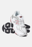 NEW BALANCE Sneakers 9060 bianche, rosa e argento da donna G906082T . NEW BALANCE 