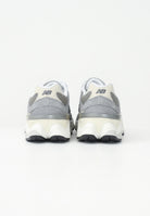 NEW BALANCE Sneakers 9060 grigie per uomo e donna GC9060BA  NEW BALANCE 