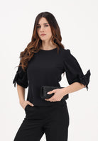 VICOLO Blusa nera da donna con fiocco applicato TAB0245 A99 VICOLO 