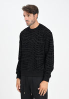 VERSACE JEANS COUTURE Felpa girocollo nera da uomo con motivo Liquify Logomania vellutato 79GAI3R0FS199 899 VERSACE JEANS COUTURE 